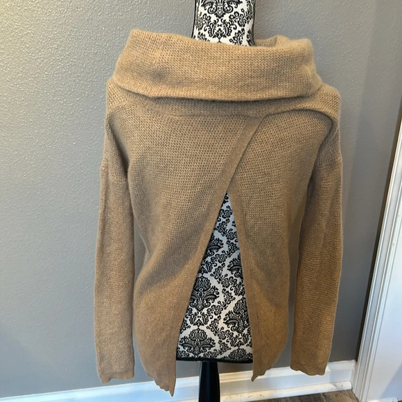 SAKS FIFTH AVENUE cashmere split back turtleneck sweater - Picture 4 of 10